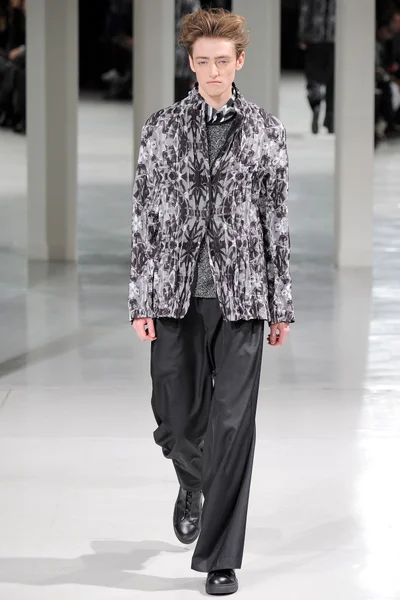 Look 15